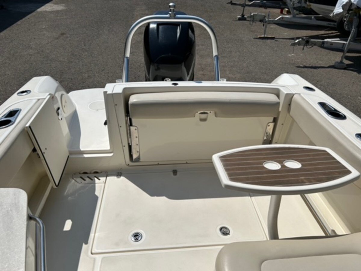 2014-boston-whaler-23-2-9d0d01