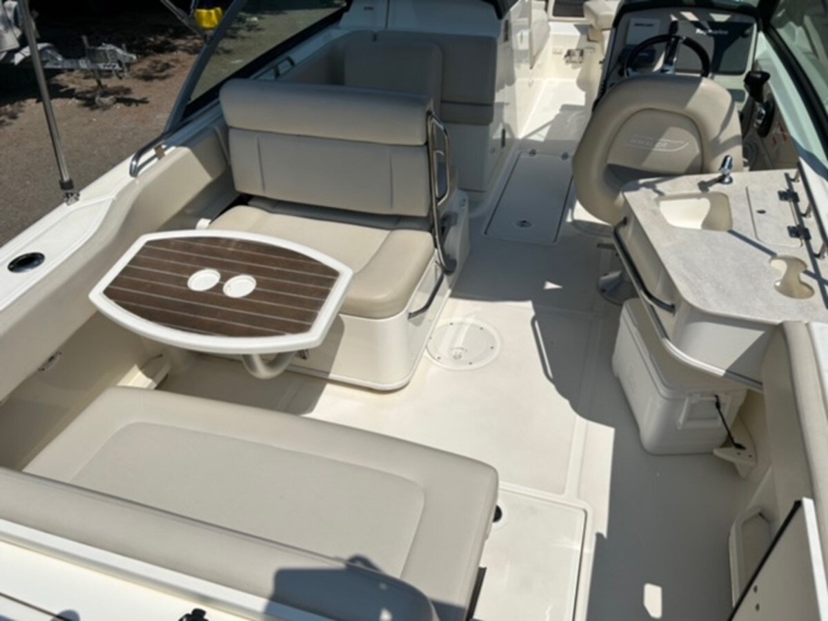 2014-boston-whaler-23-2-9d0d01