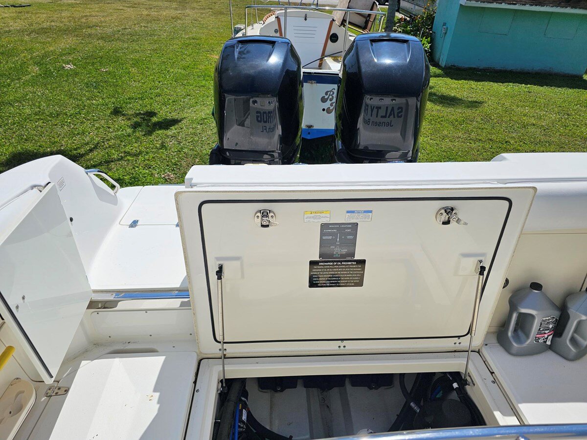 2014-boston-whaler-28-1-e6a4c7