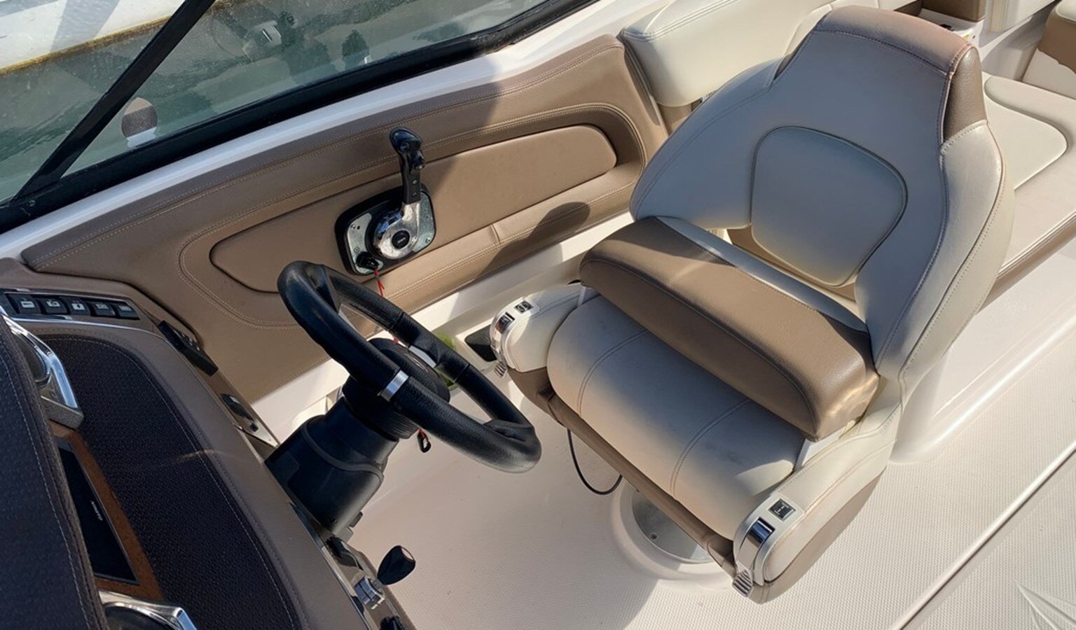 2014-chaparral-25-8-a95ac3