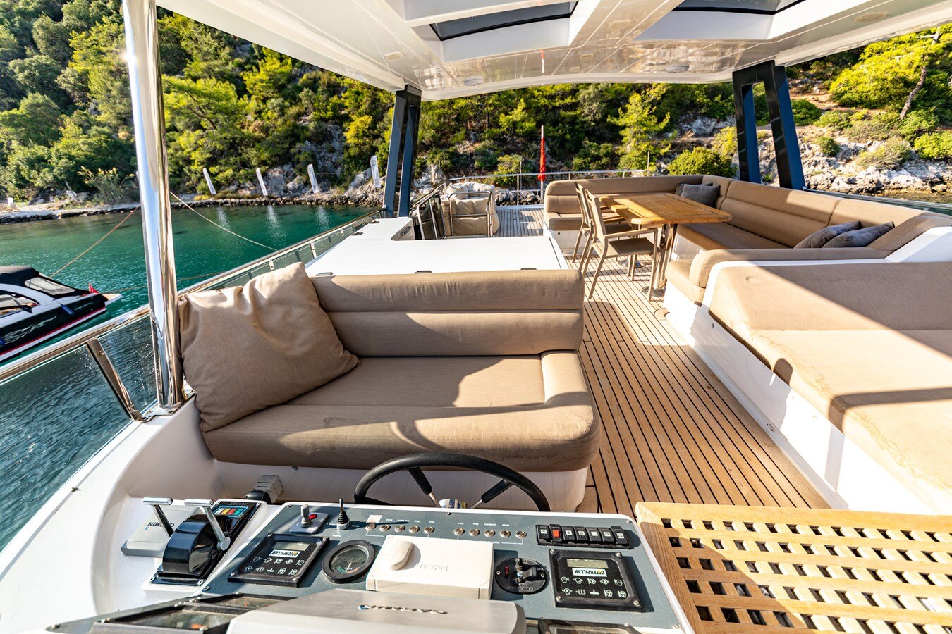 2014-custom-steel-yachts-84-ddf656