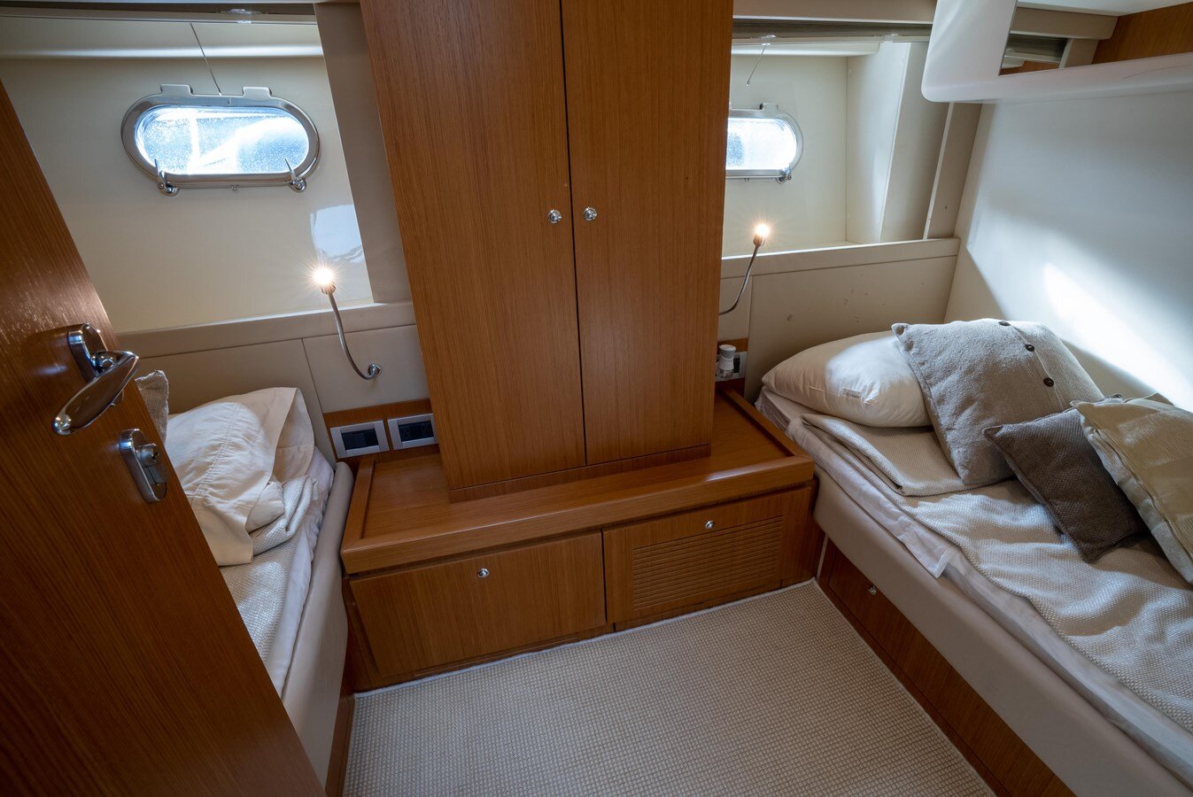 2014-ferretti-yachts-53-7499b2