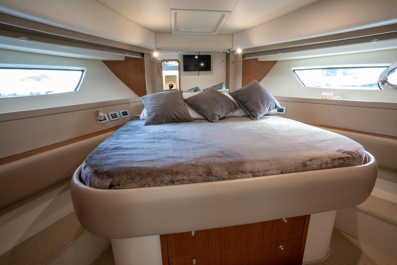 2014-ferretti-yachts-53-7499b2