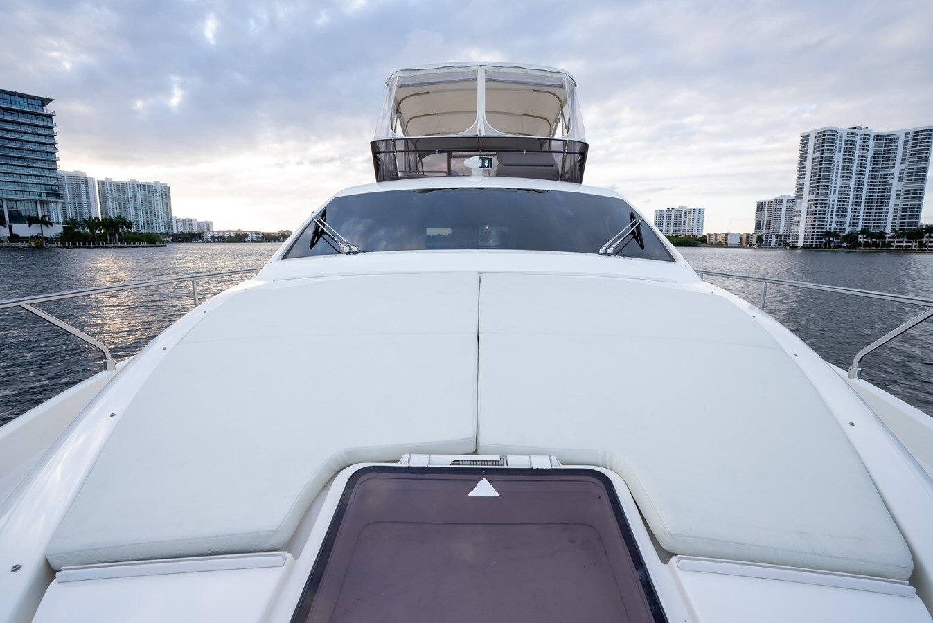 2014-ferretti-yachts-53-7499b2