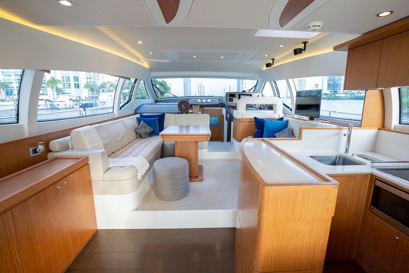 2014-ferretti-yachts-53-7499b2