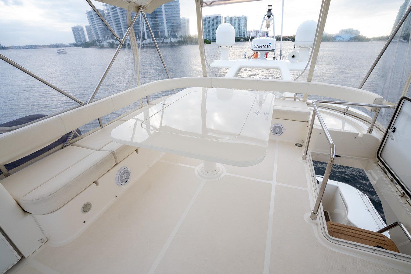 2014-ferretti-yachts-53-7499b2