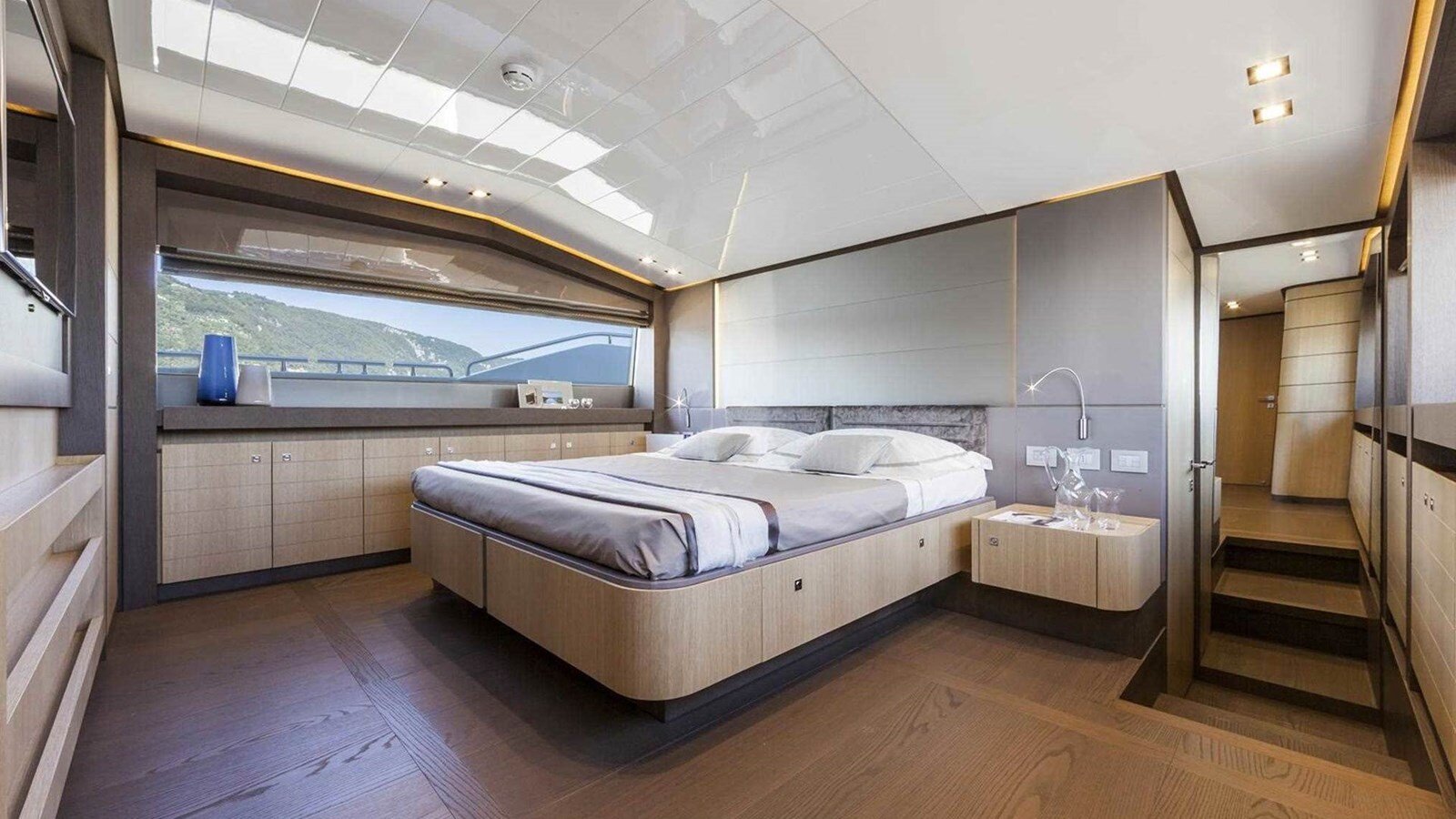 2014 FERRETTI YACHTS 95' 10