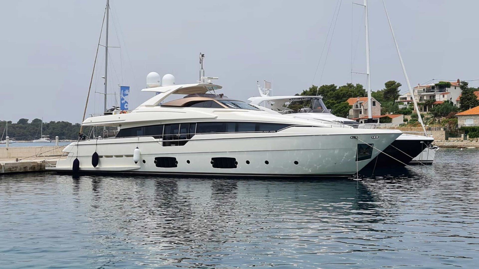 2014-ferretti-yachts-95-10-595883