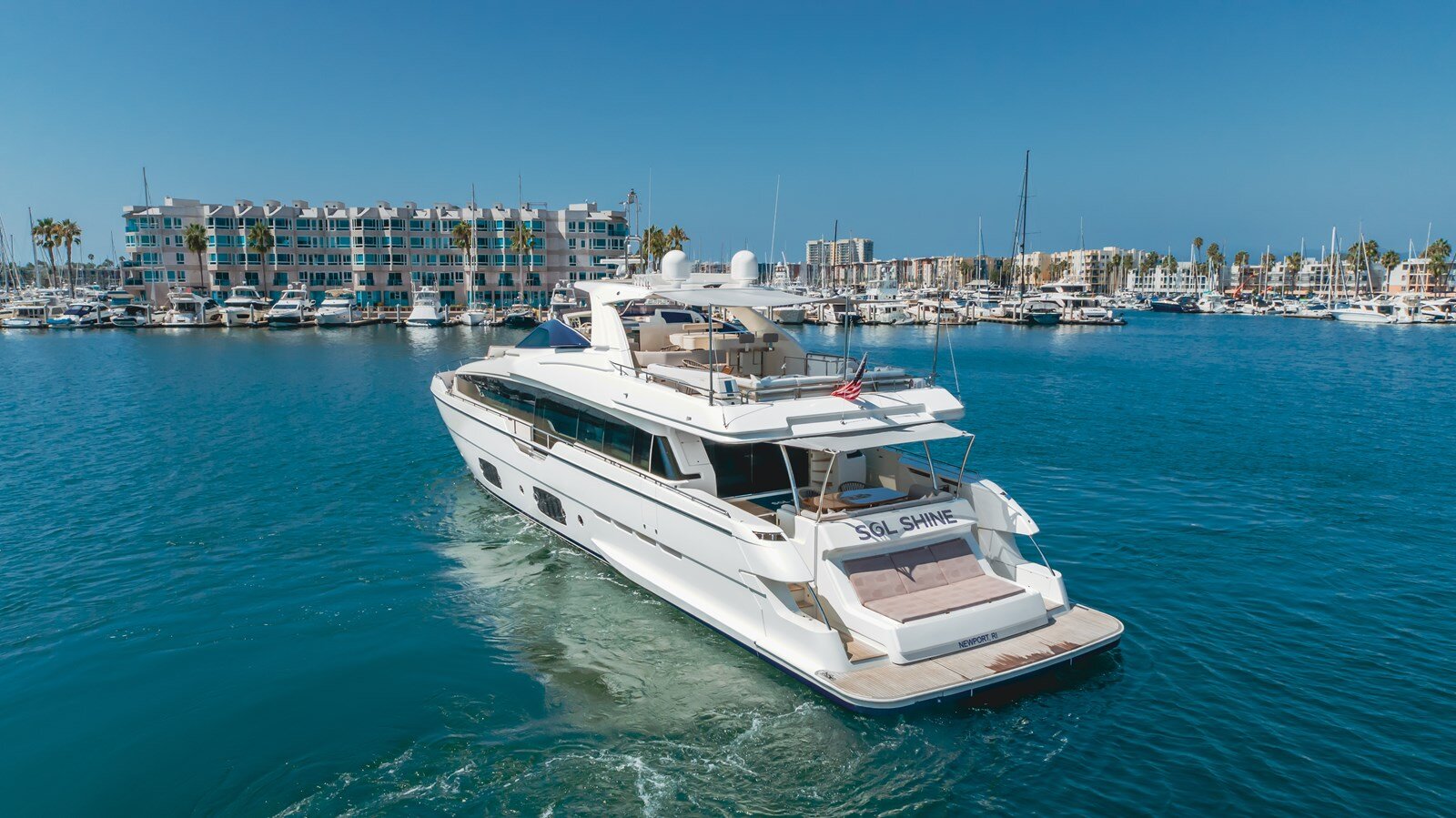 2014-ferretti-yachts-96-94e4d5