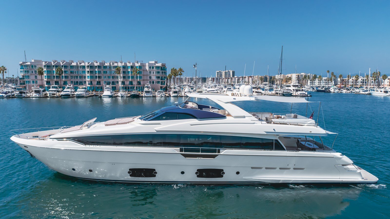 2014-ferretti-yachts-96-94e4d5