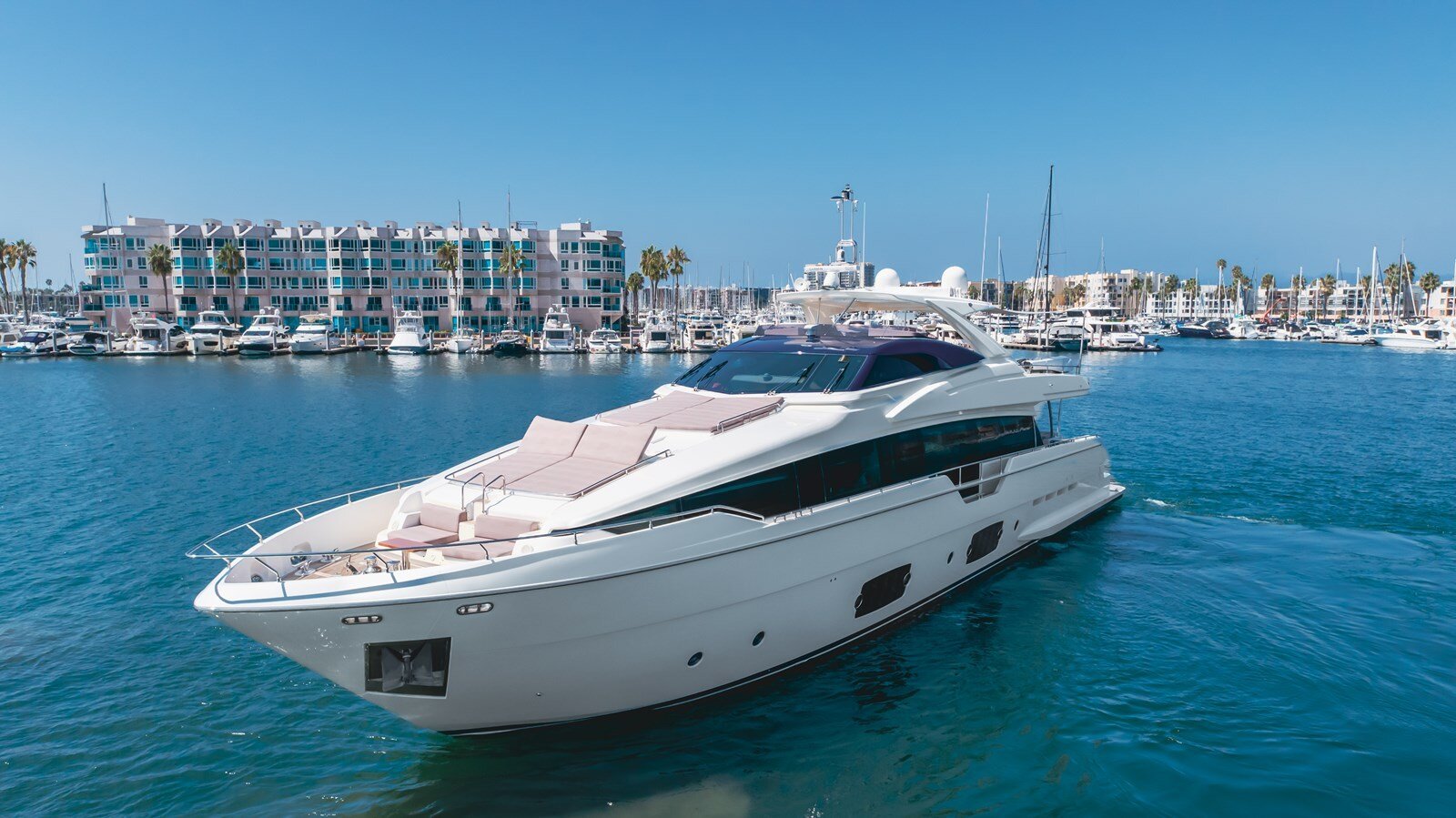 2014-ferretti-yachts-96-94e4d5