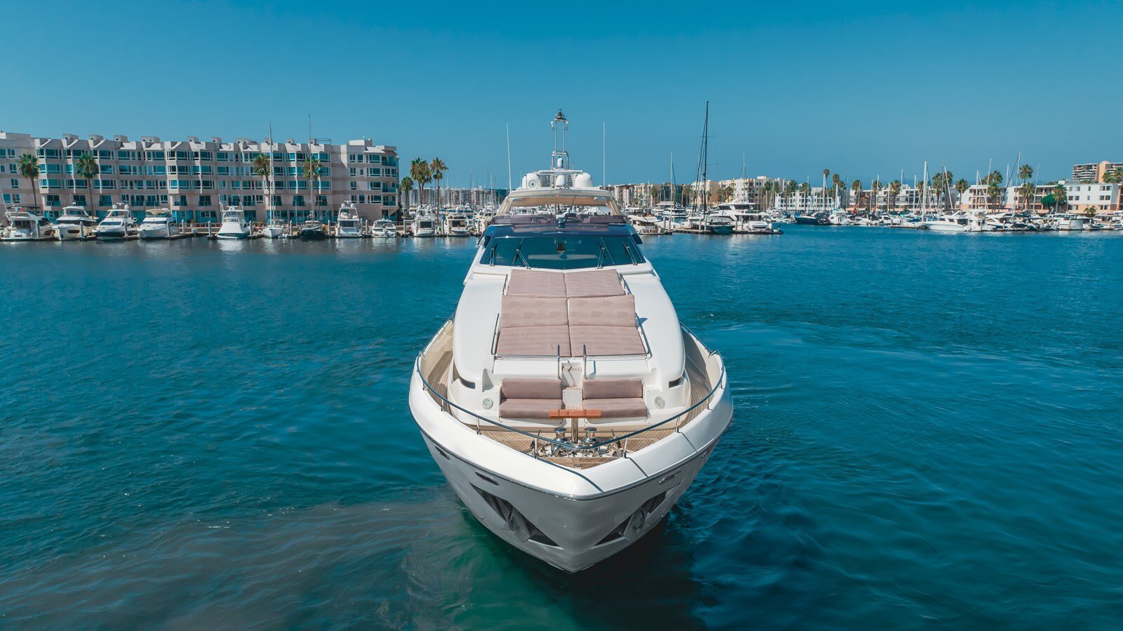 2014-ferretti-yachts-96-94e4d5