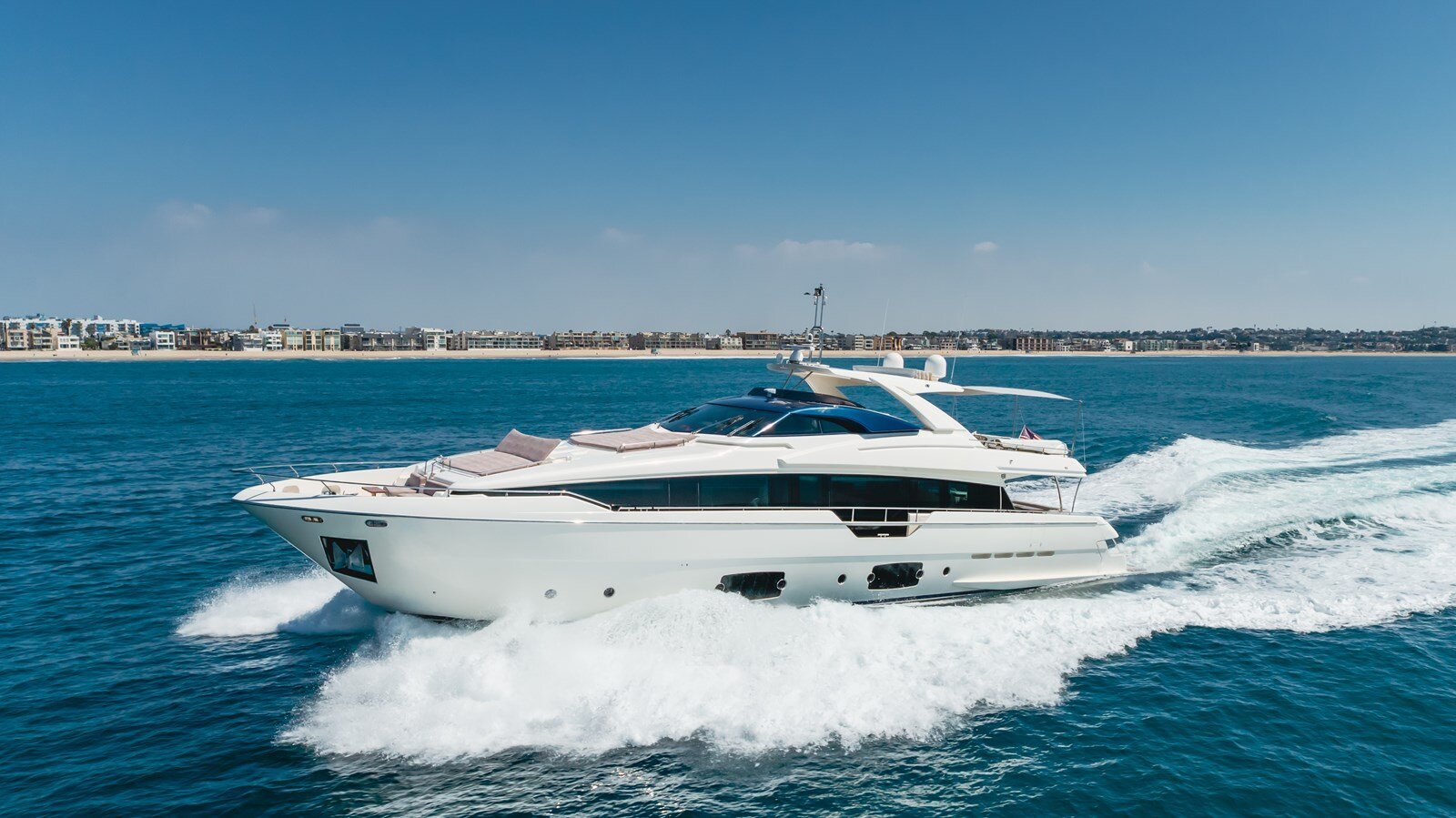 2014-ferretti-yachts-96-94e4d5