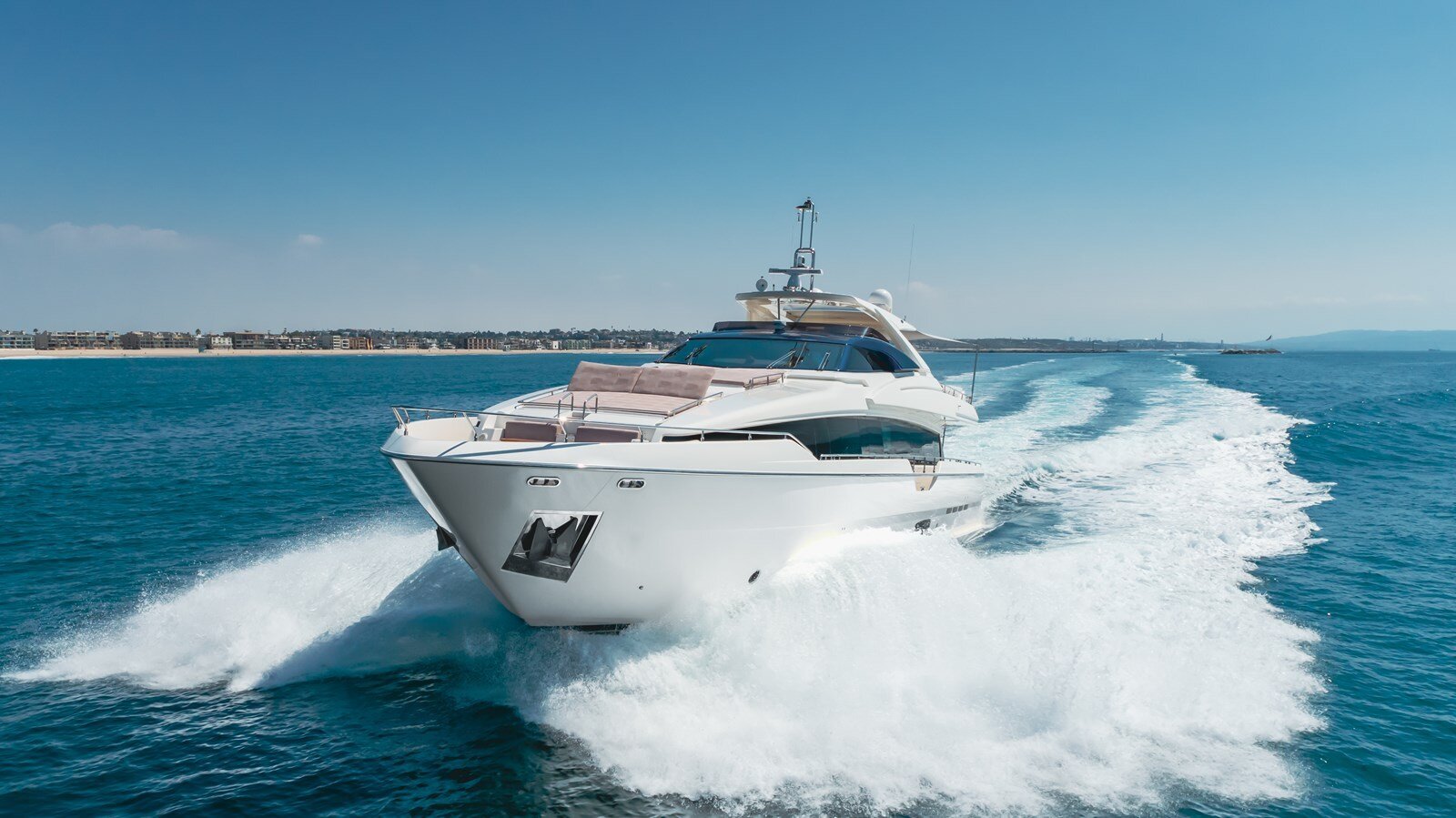 2014-ferretti-yachts-96-94e4d5