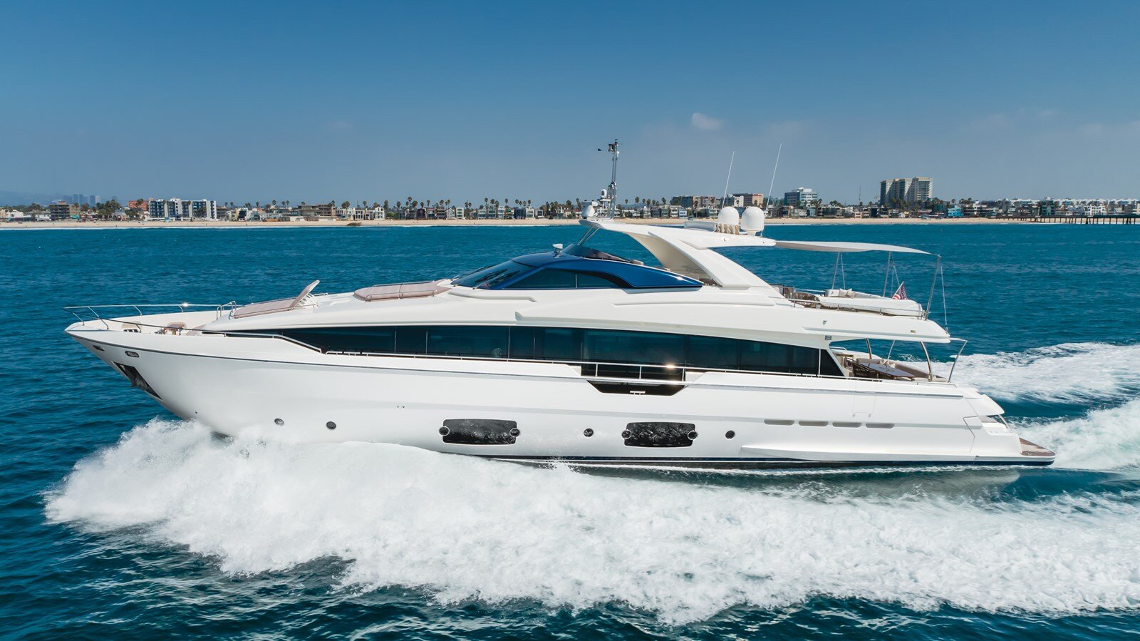 2014-ferretti-yachts-96-94e4d5