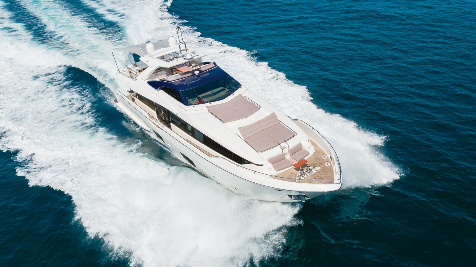 2014-ferretti-yachts-96-94e4d5