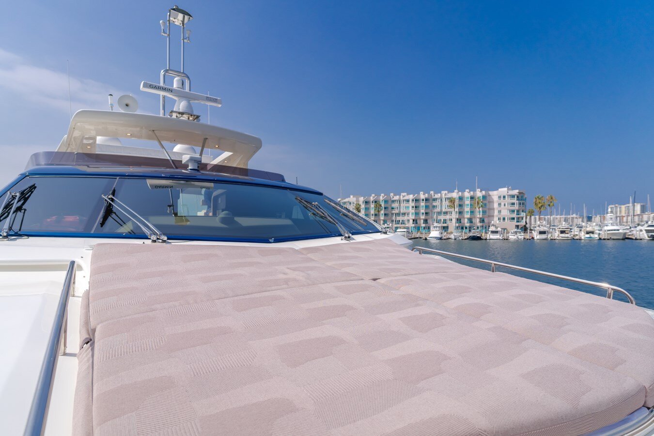 2014-ferretti-yachts-96-94e4d5