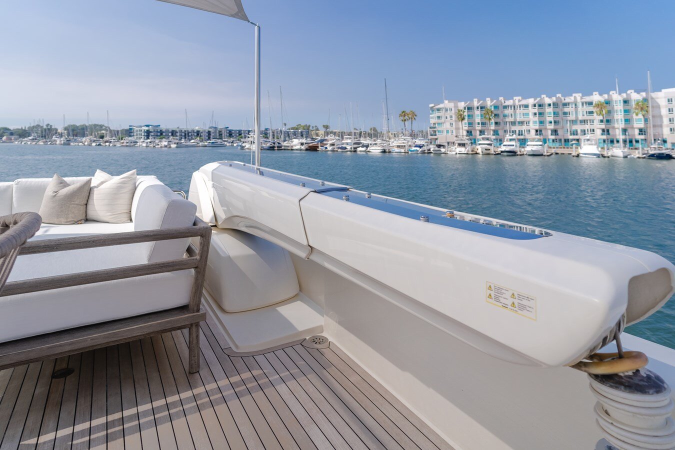 2014-ferretti-yachts-96-94e4d5