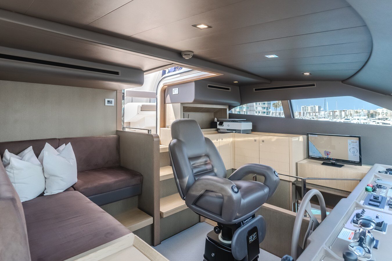 2014-ferretti-yachts-96-94e4d5