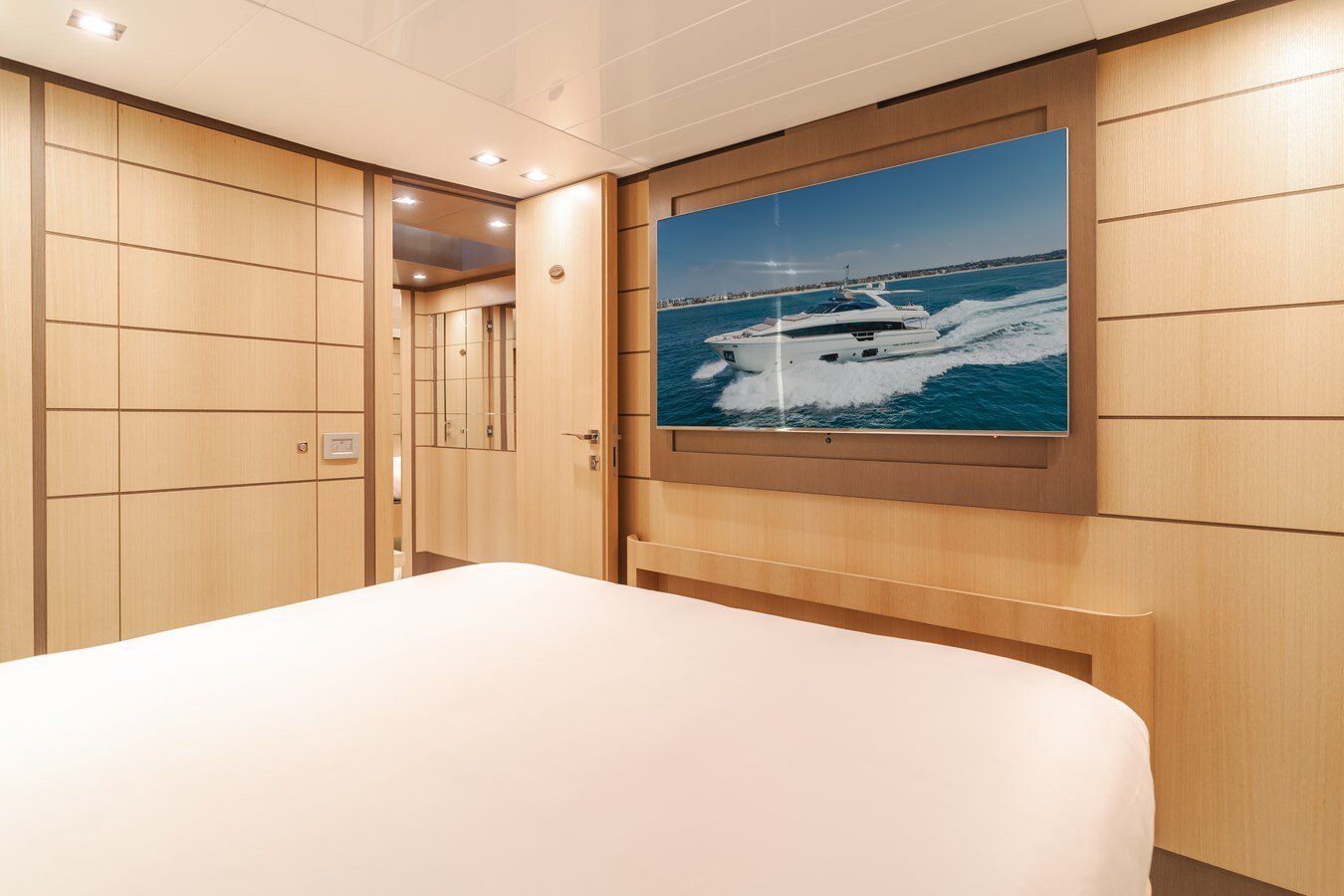 2014-ferretti-yachts-96-94e4d5