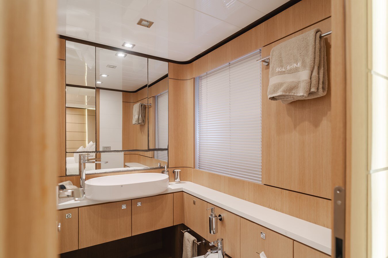 2014-ferretti-yachts-96-94e4d5