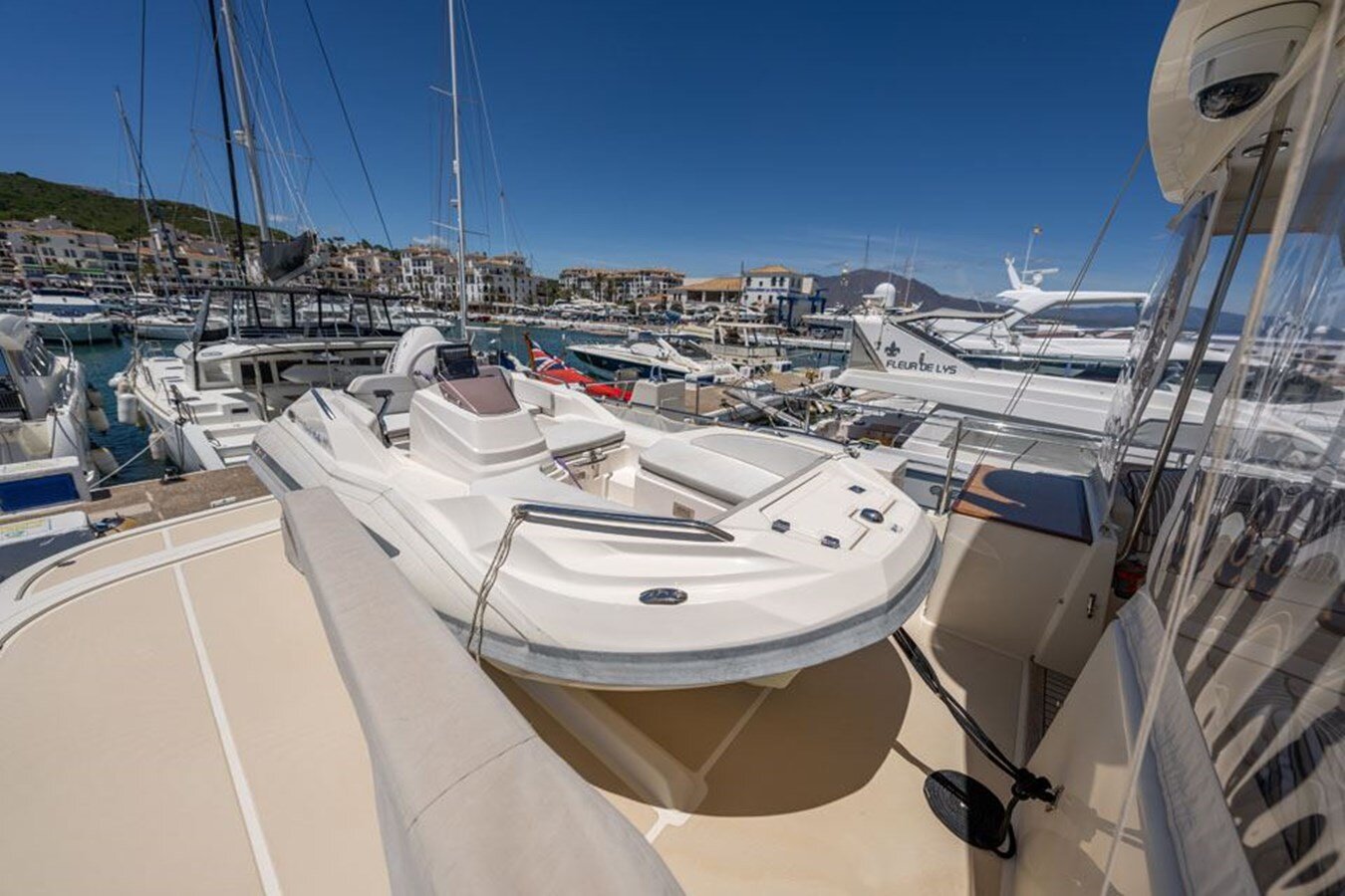 2014-fleming-yachts-65-3-28ae21