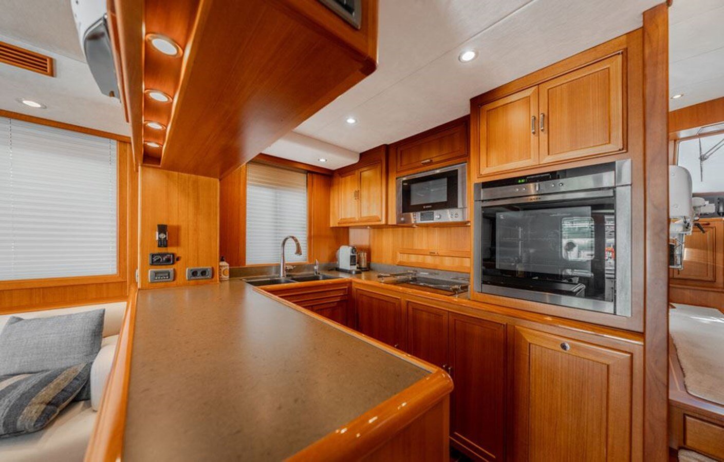 2014-fleming-yachts-65-3-28ae21