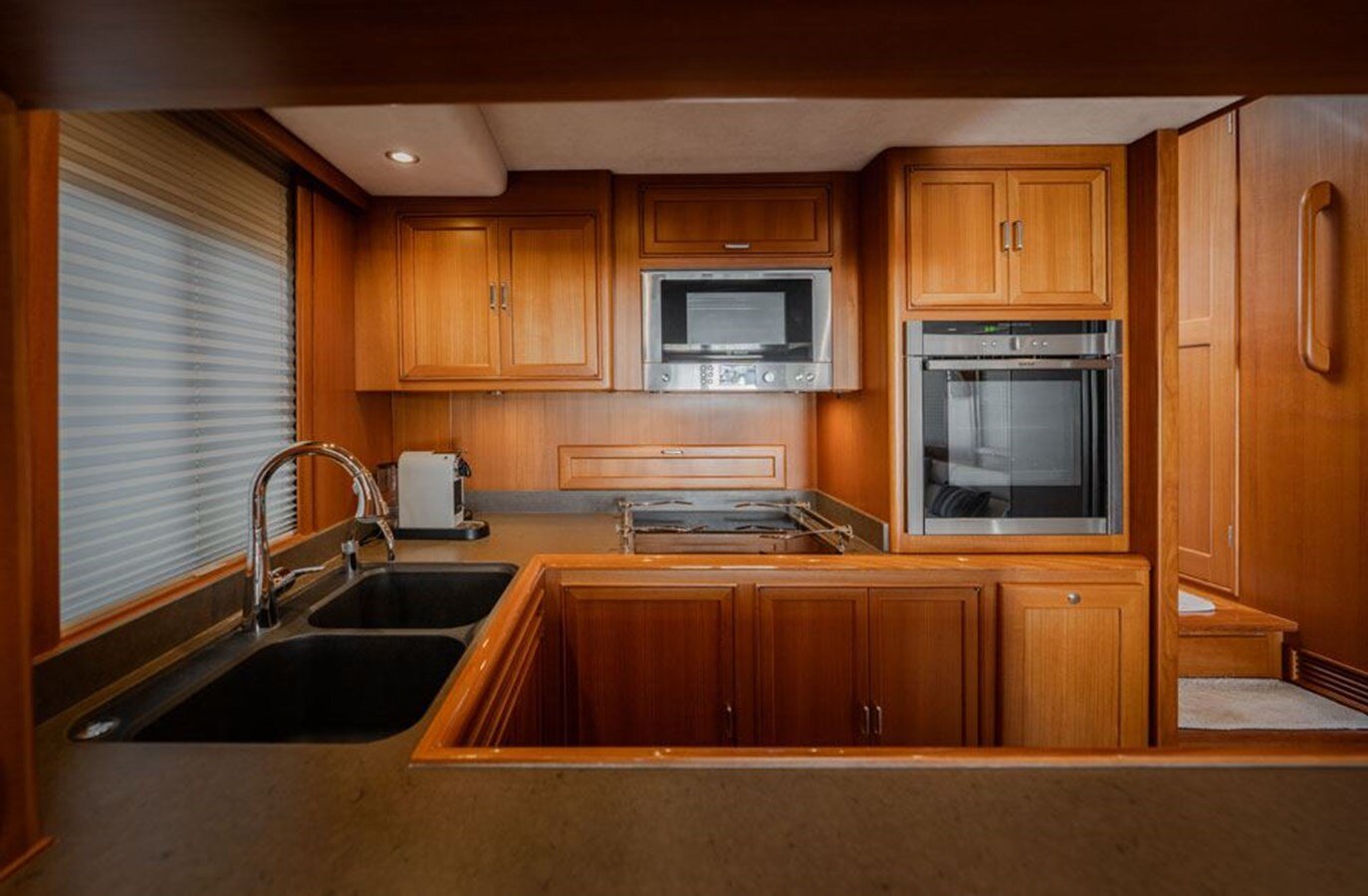 2014-fleming-yachts-65-3-28ae21