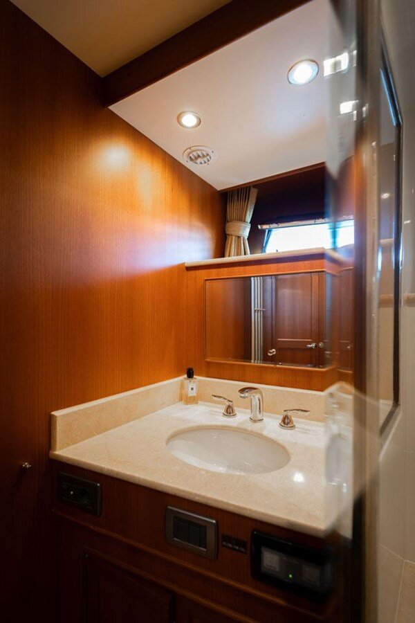 2014-fleming-yachts-65-3-28ae21