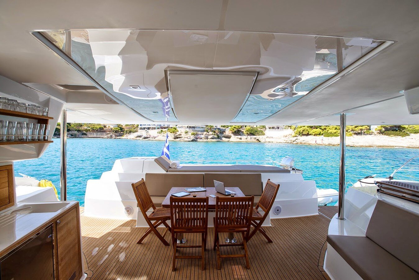 2014-fountaine-pajot-58-10-8d617f