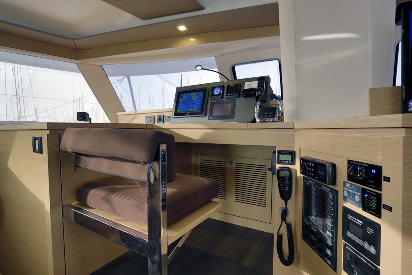 2014 FOUNTAINE PAJOT 58' 10