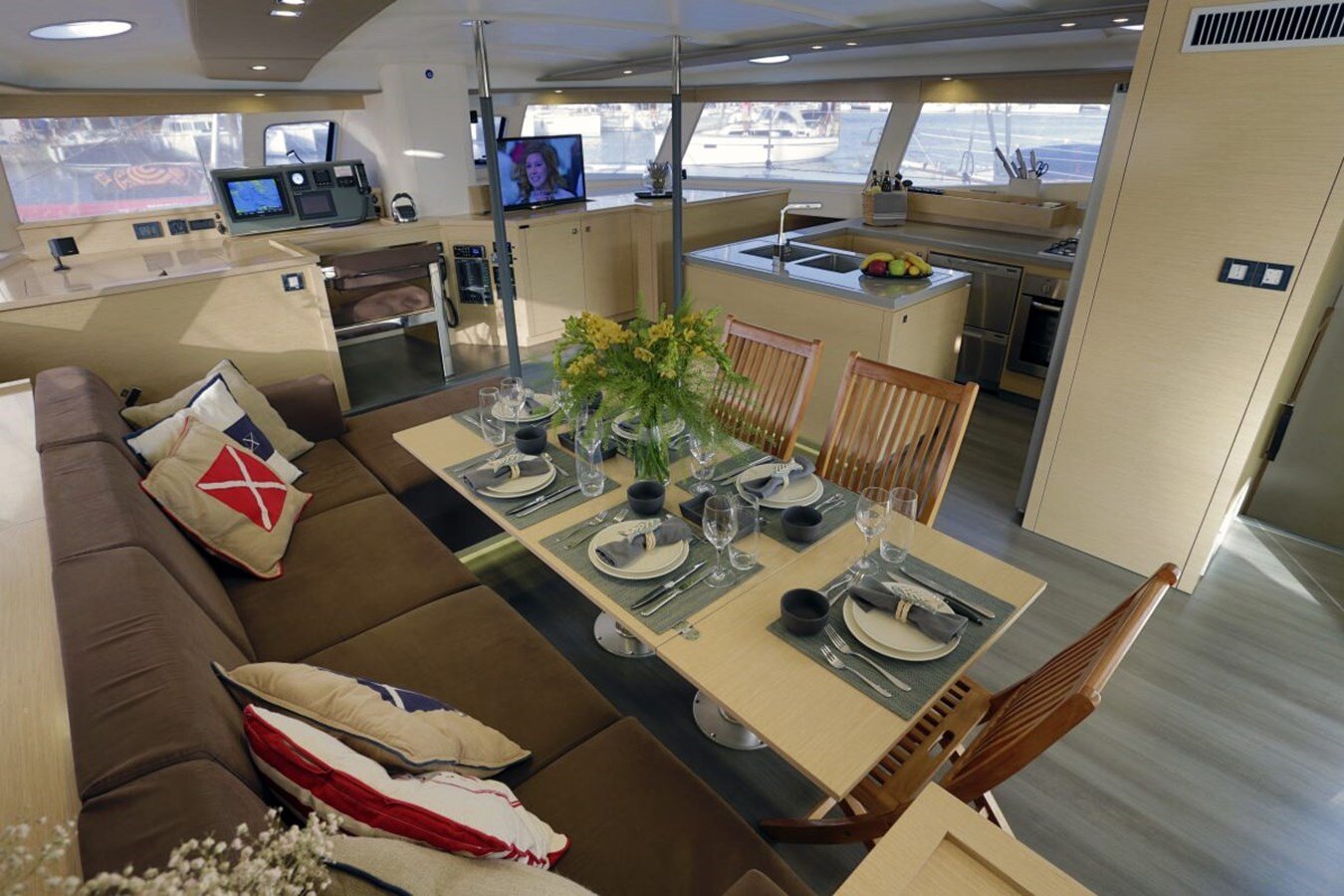 2014 FOUNTAINE PAJOT 58' 10