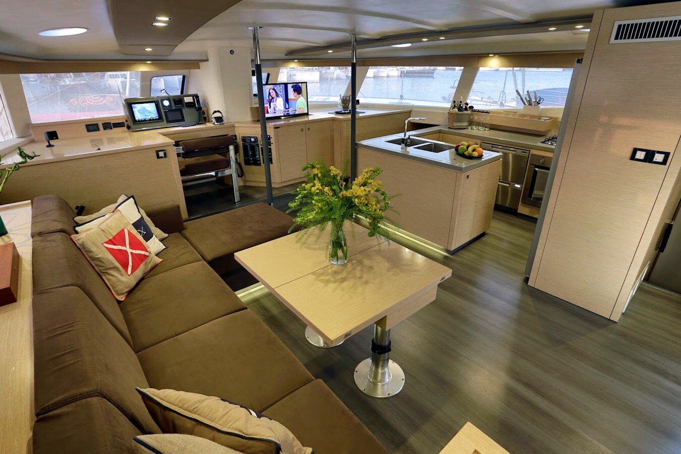 2014 FOUNTAINE PAJOT 58' 10