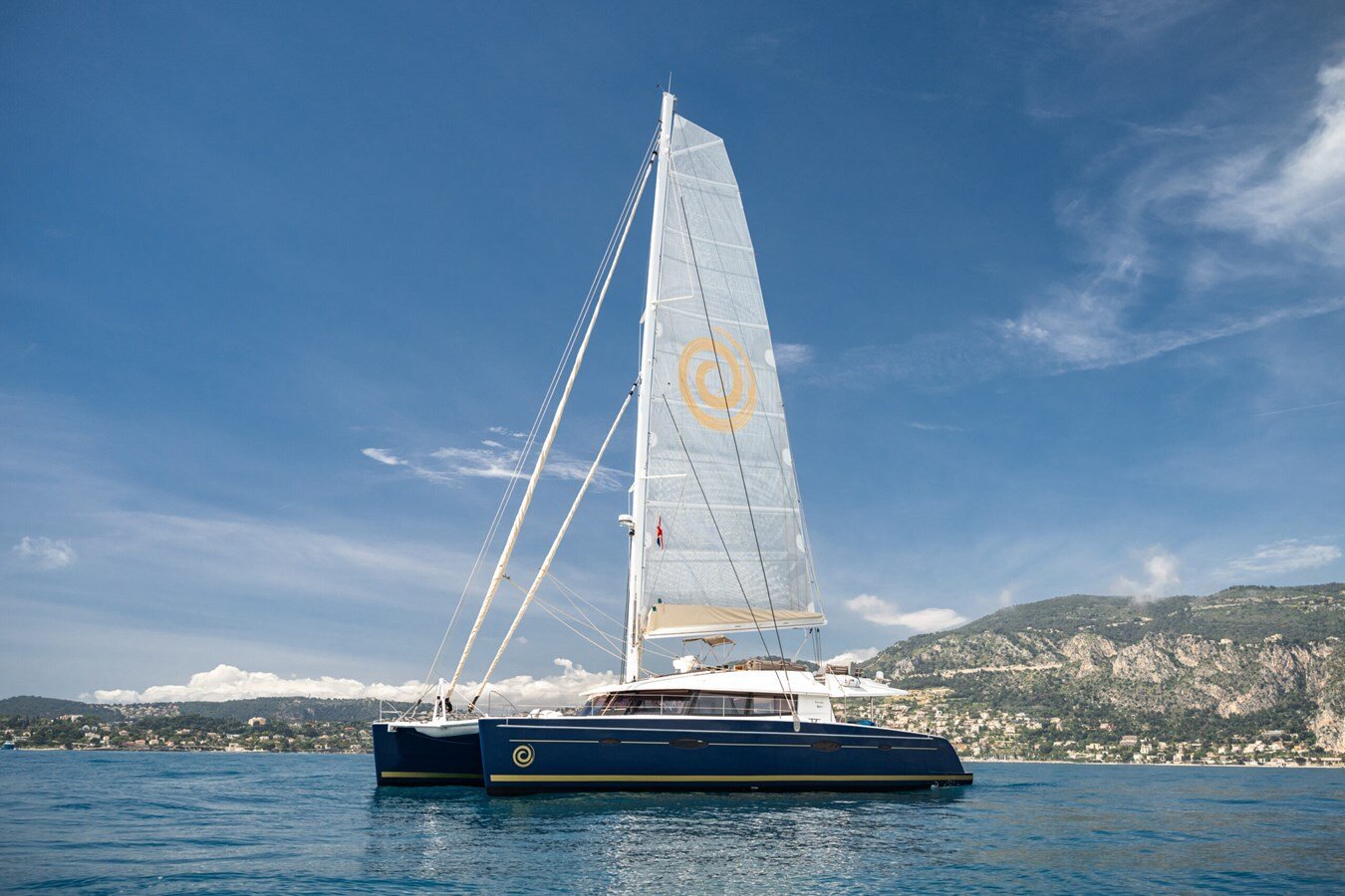 2014-fountaine-pajot-67-ee934d