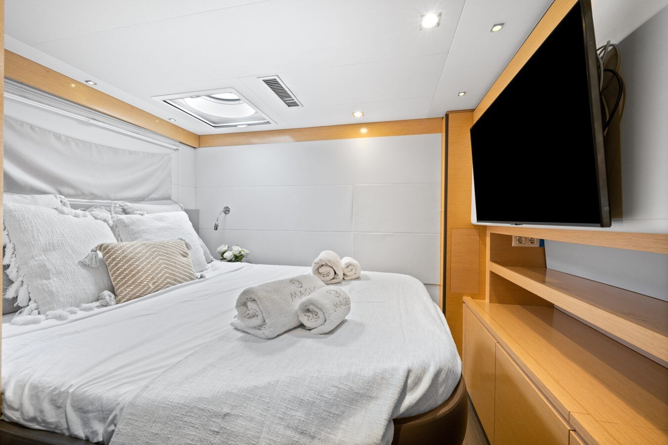 2014 FOUNTAINE PAJOT 67'