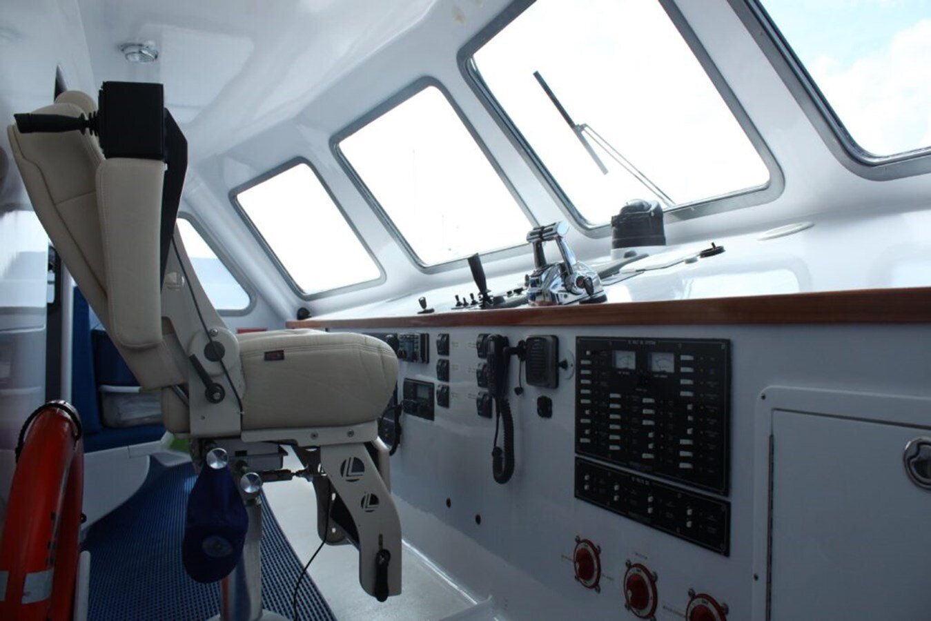 2014-gold-coast-custom-yachts-70-5073e4