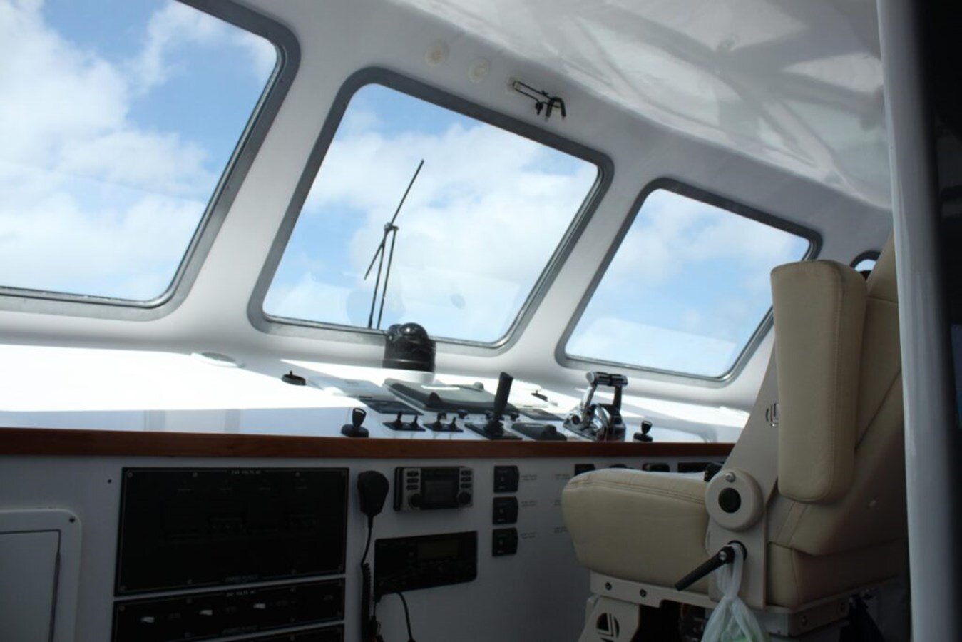 2014-gold-coast-custom-yachts-70-5073e4