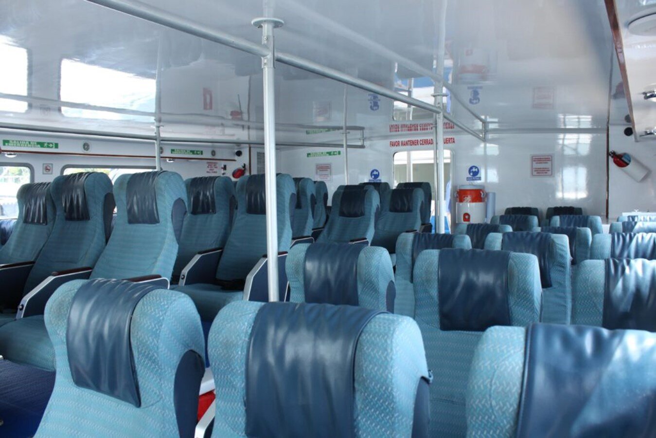 2014-gold-coast-custom-yachts-70-5073e4