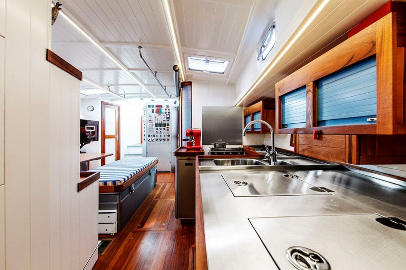 2014-km-yacht-builders-68-11-8be0e0