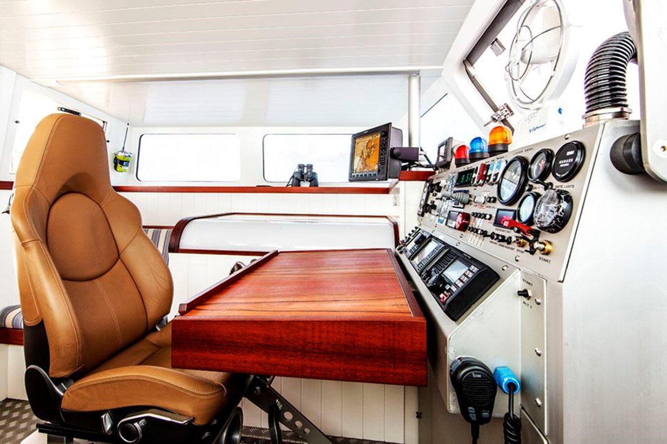 2014-km-yacht-builders-68-11-8be0e0