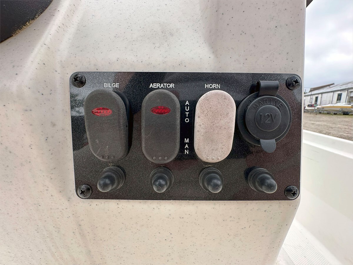 2014-mako-17-1-027673