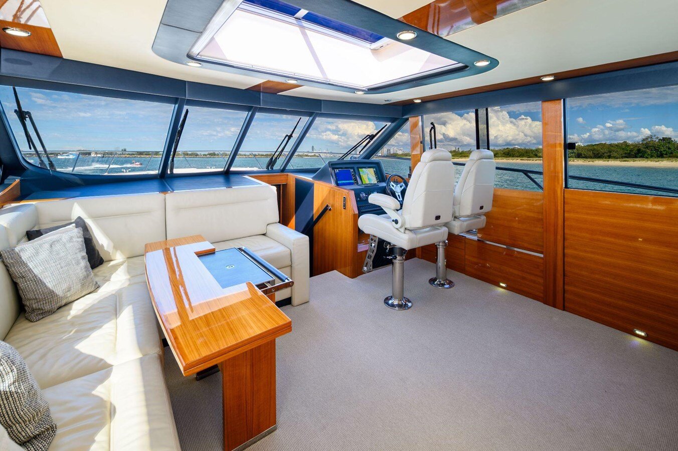 2014-maritimo-65-485bad