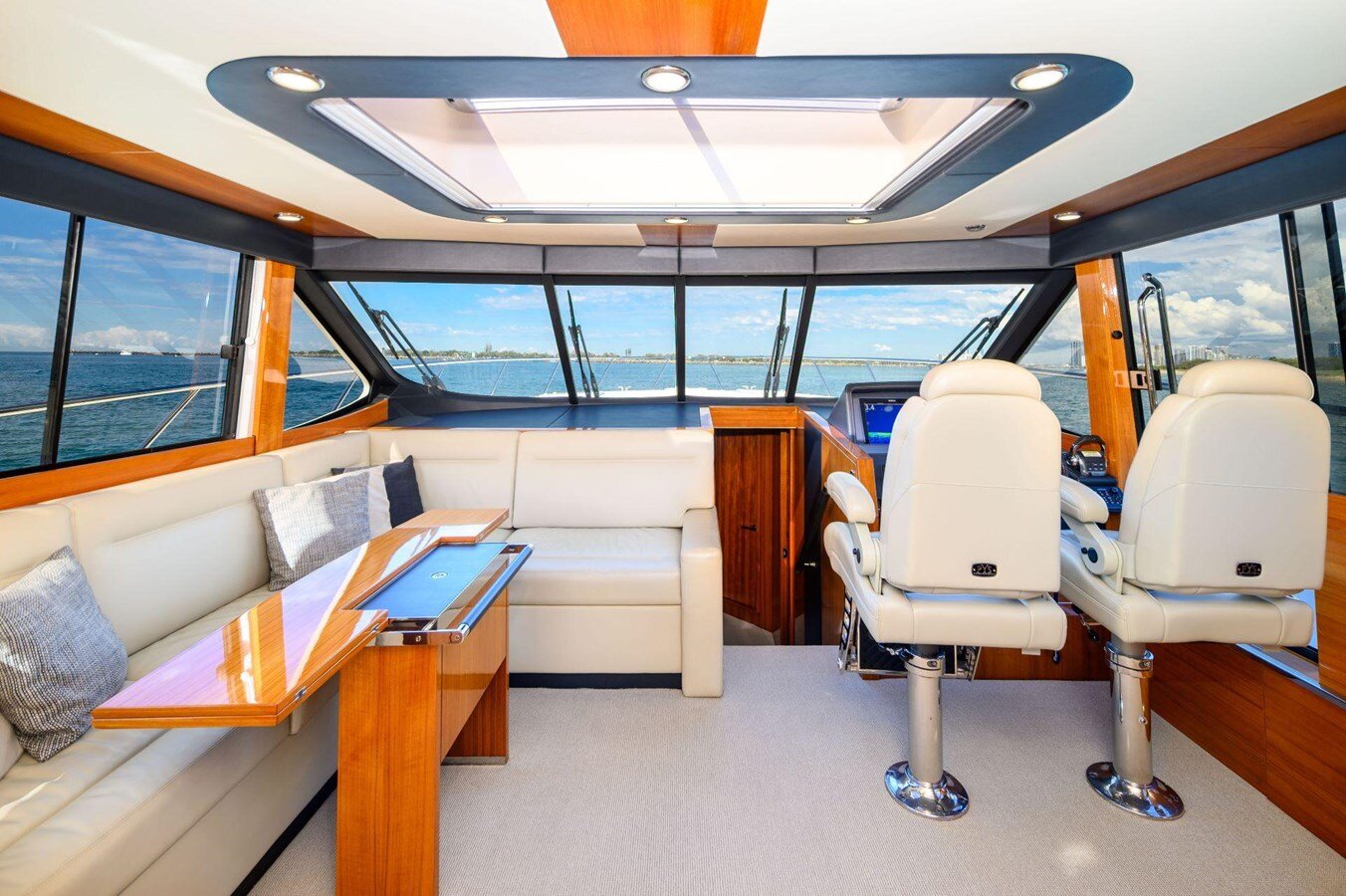 2014-maritimo-65-485bad