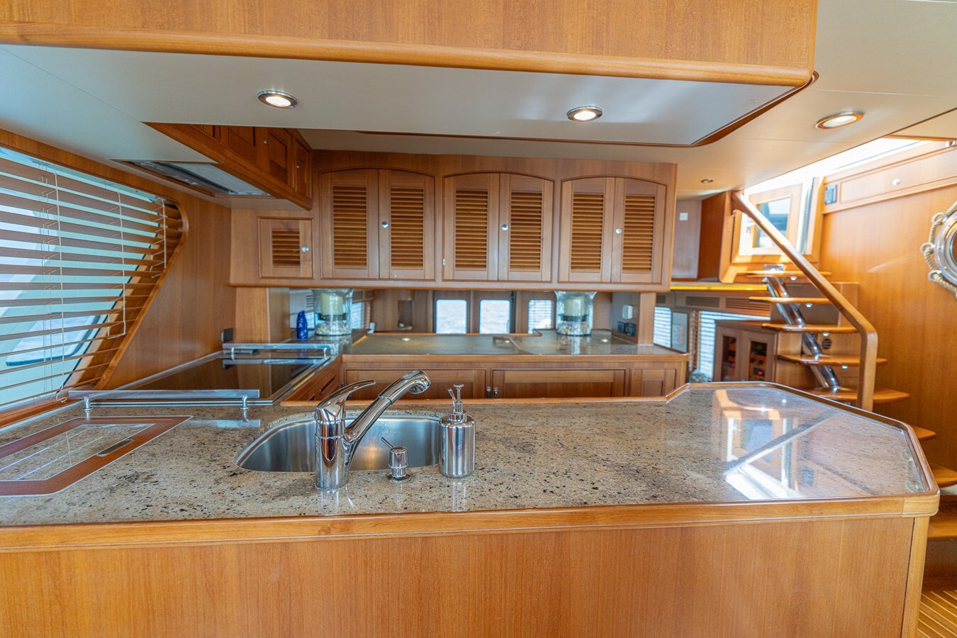 2014-marlow-yachts-67-8-43d519