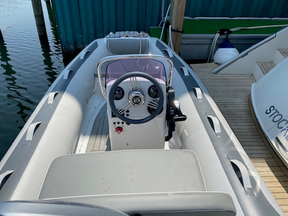 2014-marquis-63-71820e