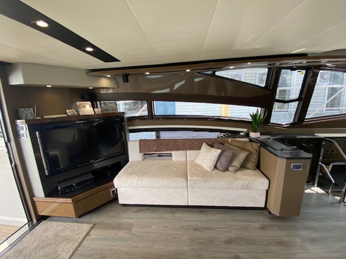 2014-marquis-63-71820e