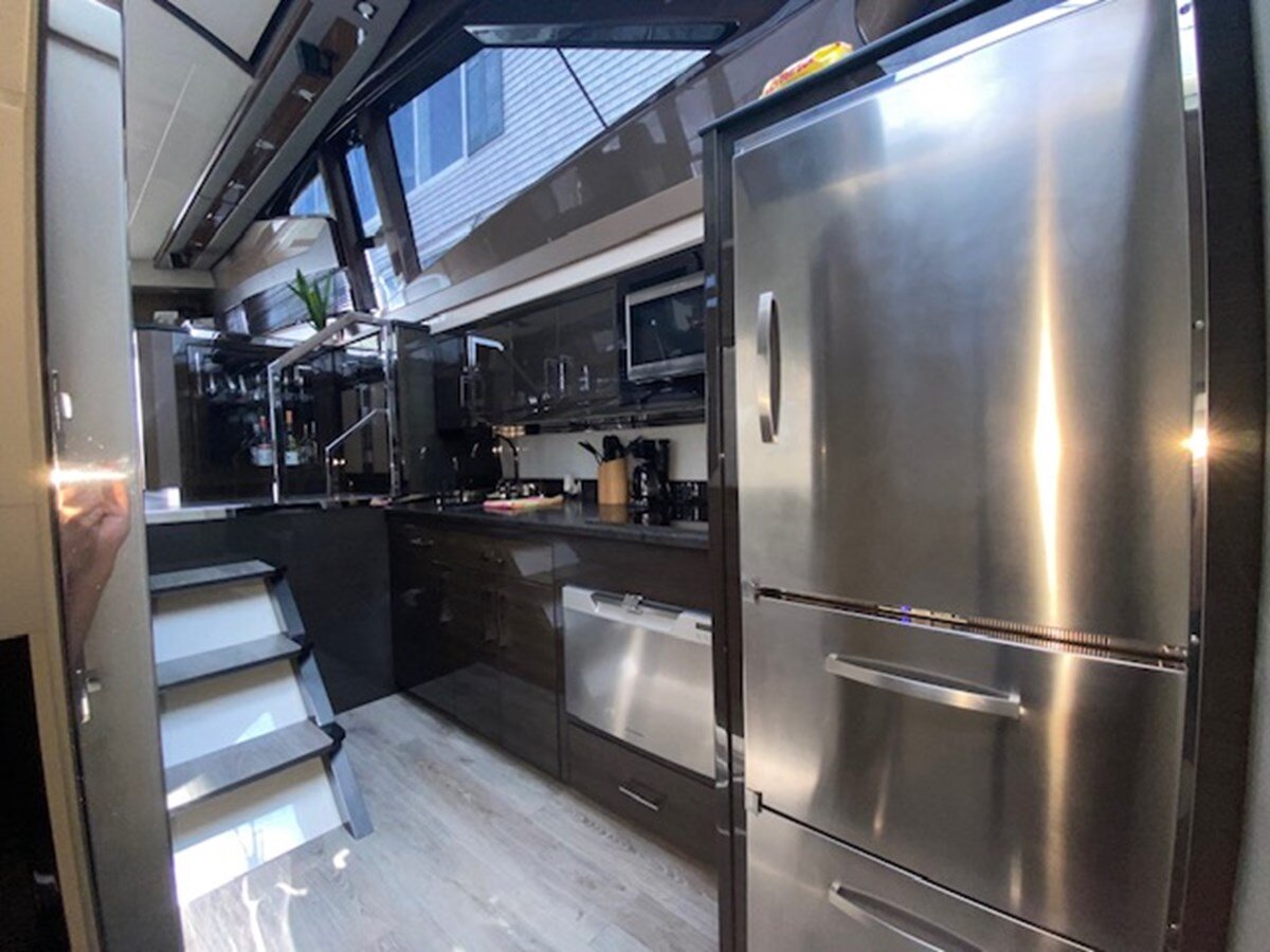 2014-marquis-63-71820e