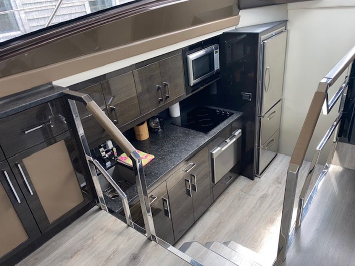 2014-marquis-63-71820e