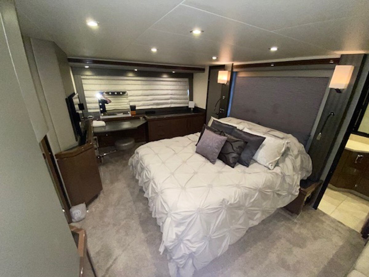 2014-marquis-63-71820e