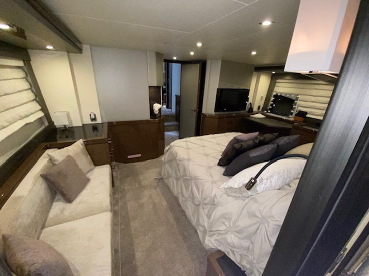 2014-marquis-63-71820e